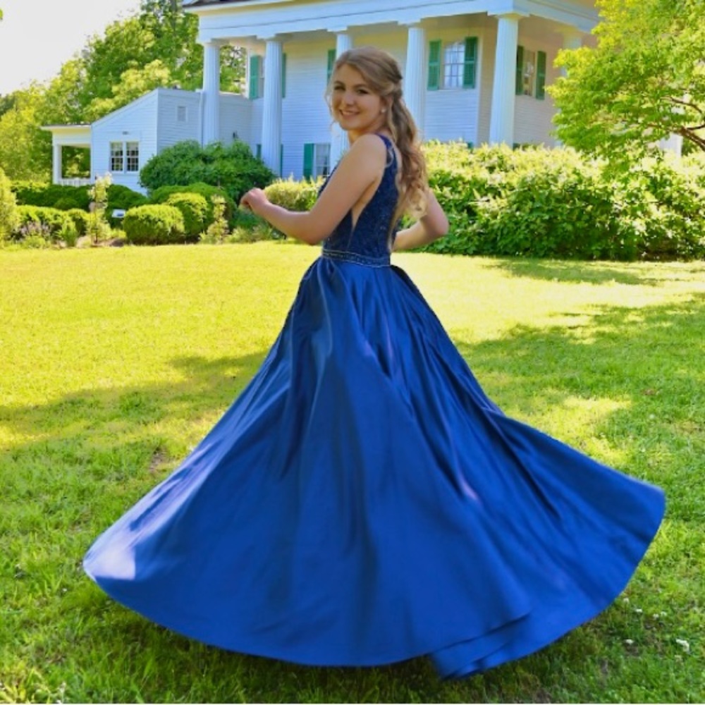 Royal blue prom quinceañera dress 💙